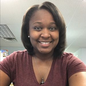 Meet your Posher, Deidra